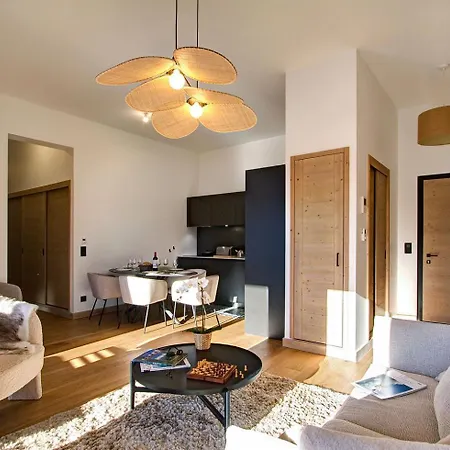 Phoenix A By Leavetown Vacations