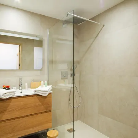 Phoenix A By Leavetown Vacations *