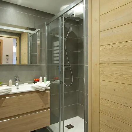 Phoenix A By Leavetown Vacations * Alpe d'Huez