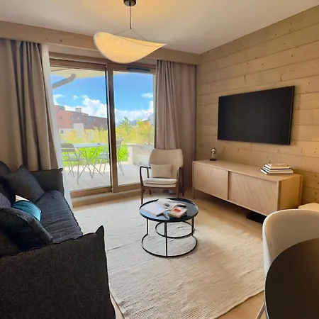 Phoenix A By Leavetown Vacations